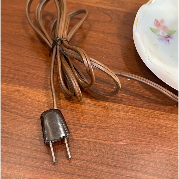 🌟HP🌟VTG 1930s-40s Fenton White Milk Glass Boudoir Lamp w/ Hand Painted Flowers - Picture 11 of 14